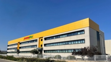 Ahorramas factura 2.422 millones en 2025, un 6,1% más, e invierte 92 millones en red e infraestructura