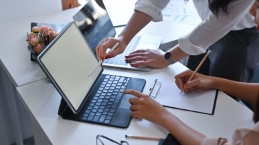 La IA empresarial evoluciona hacia modelos híbridos que integran personas y ‘digital workers’ dentro de la operación corporativa