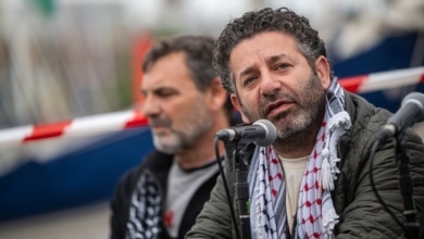 Albares anuncia que Israel liberará al activista español Saif Abukeshek "en las próximas horas"