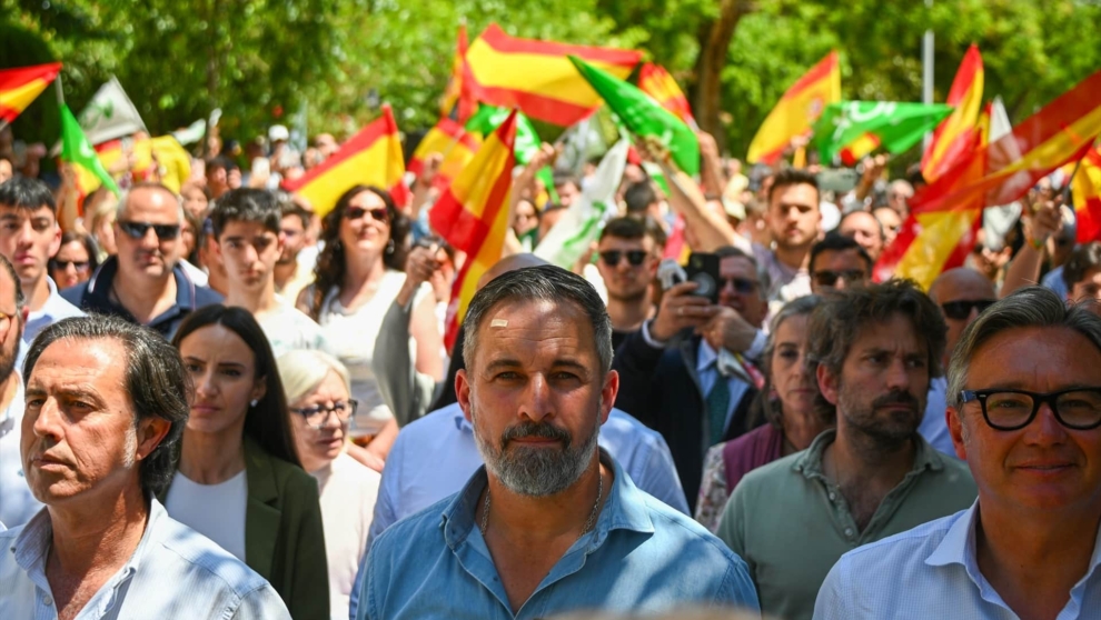 Santiago Abascal y Manuel Gavira en un acto electoral en Jaén, el 1 de mayo