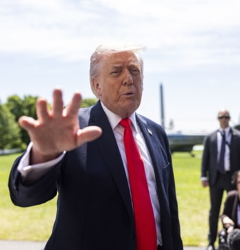 Trump carga de nuevo contra España: "Les parece bien que Irán tenga [...]
