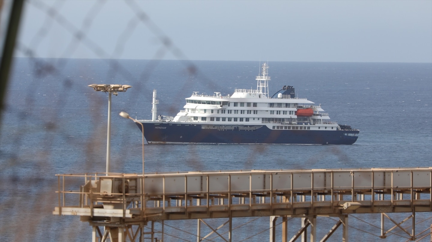 El crucero de afectados por hantavirus llegará entre las 4.00 y las 6.00 del domingo y los españoles desembarcarán primero