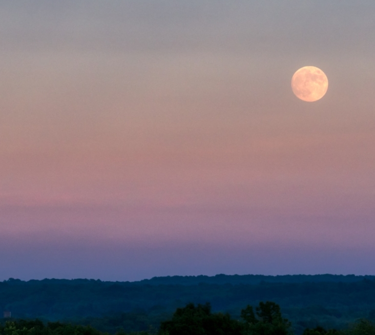 Luna llena de mayo 2026: cuándo verla y por qué hay dos este mes