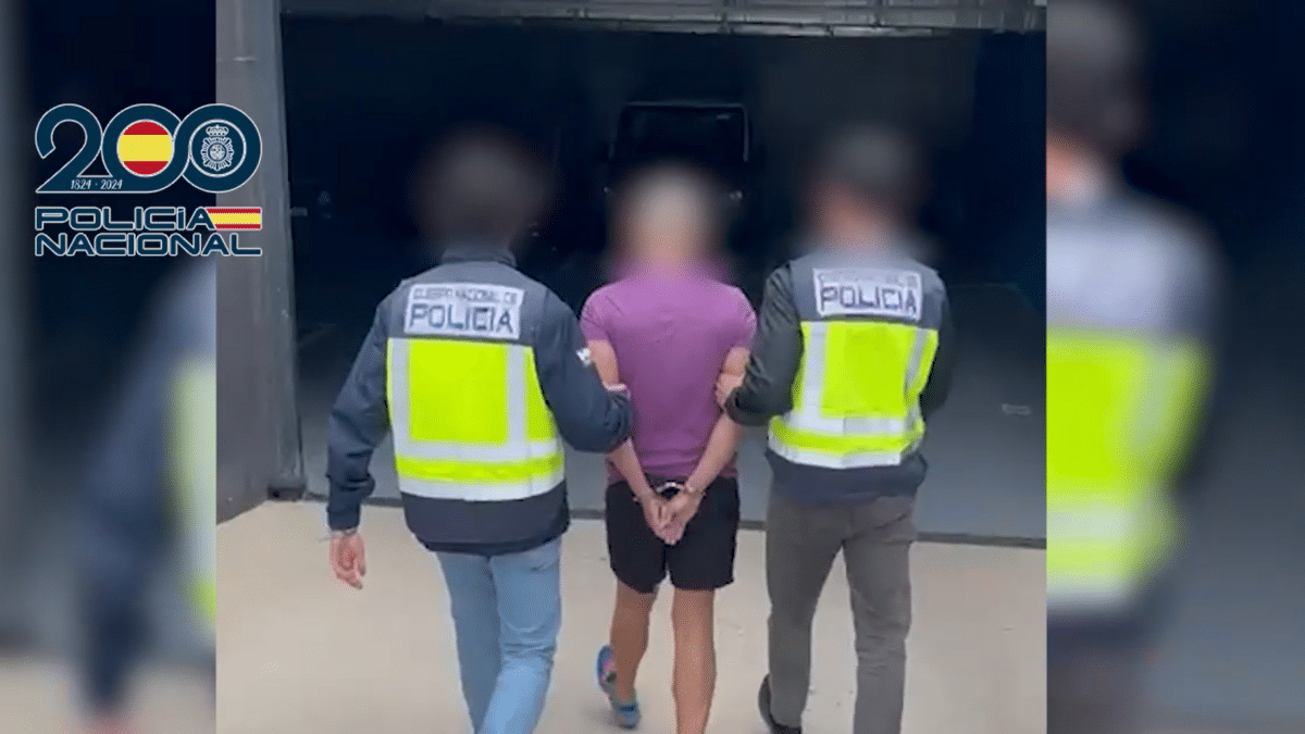 Detención del fugitivo por agentes de la Policía Nacional