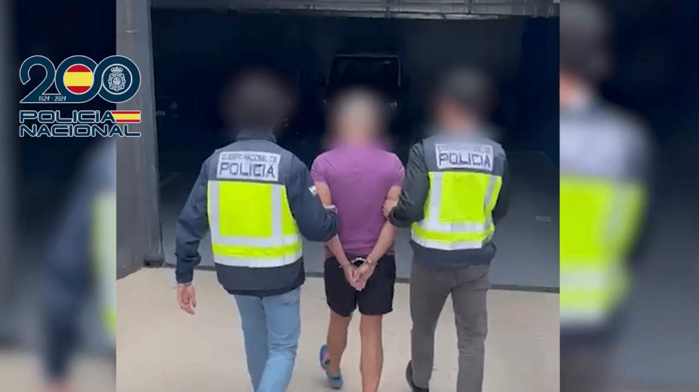Detenido un fugitivo con más de 40 denuncias que cambió de género para eludir la justicia