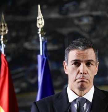 Pedro Sánchez, luto siciliano