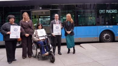 EMT y CERMI Madrid lanzan una campaña para celebrar 20 años de avances en accesibilidad