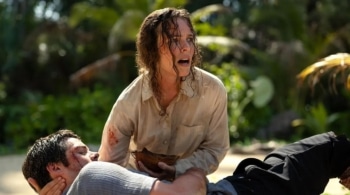 Escena de Rachel Mc Adams y Dylan O'Brian en 'Send Help'