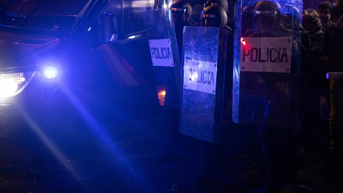 Agentes de Policía Nacional durante una protesta en la calle Ferraz