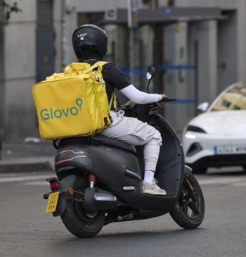 Glovo pacta con los sindicatos reducir el ERE a 436 despidos, 300 [...]