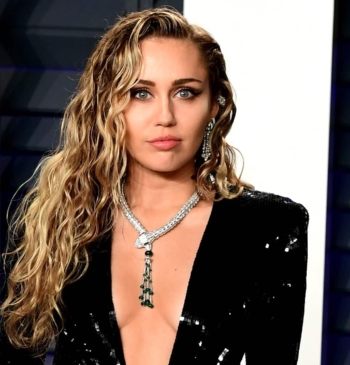 Miley Cyrus hace historia en Hollywood: la primera "chica Disney" con una [...]