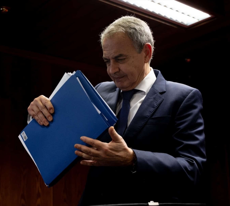 La embajadora que medió entre Zapatero y Bolivia trabaja en la misma empresa que ha pagado 1,5 millones al expresidente