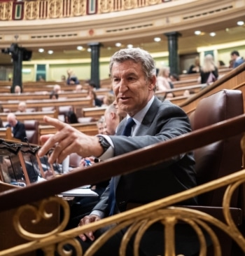 Feijóo acusa al Gobierno de “confusión” y pide conocer los expertos y [...]