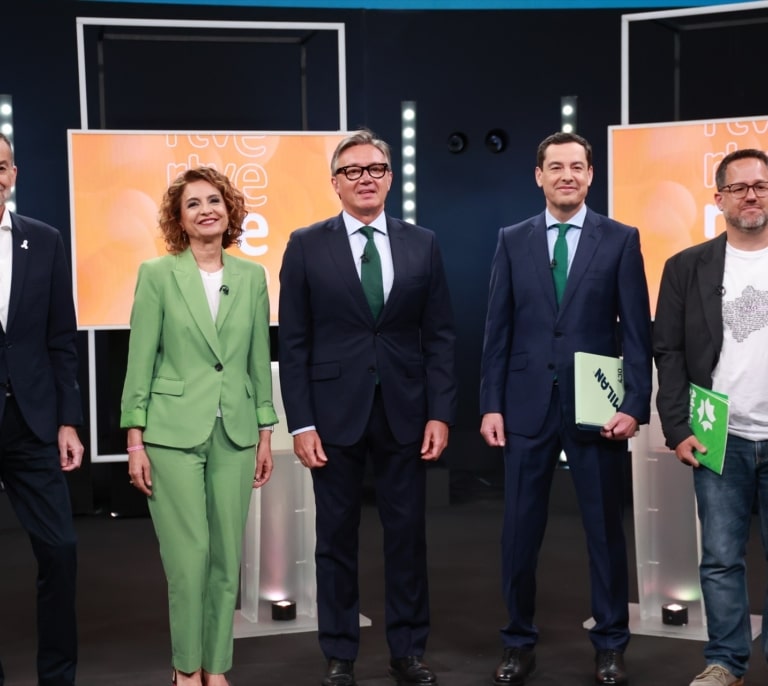 Montero acusa a Juanma Moreno de "esconderse detrás de Pedro Sánchez" para no hablar de los problemas de Andalucía
