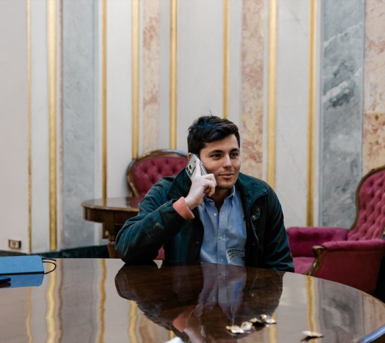 El Congreso suspende cautelarmente las acreditaciones de Vito Quiles y Bertrand Ndongo
