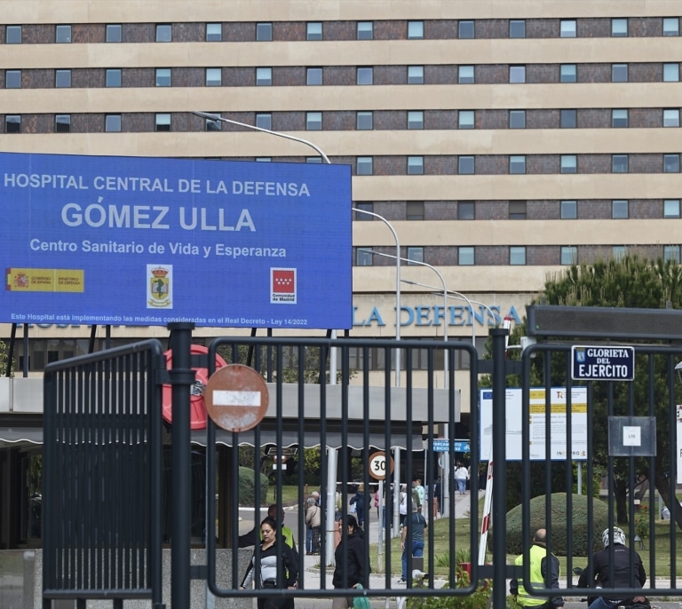 Un pasajero español aislado en el Hospital Gómez Ulla da positivo provisional en hantavirus