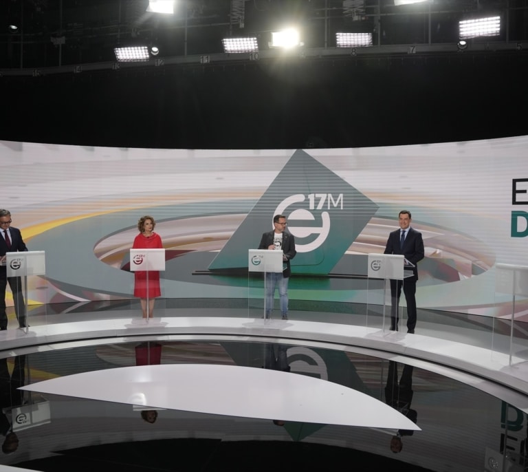 Montero carga contra Juanma Moreno: "Usted no hace nada, solo confronta con el Gobierno de España"