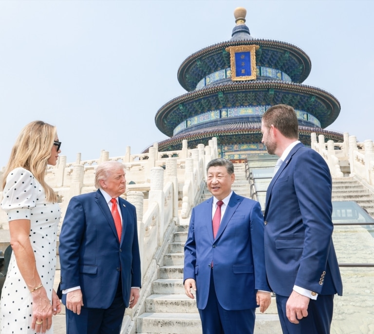 Donald Trump afirma que Xi Jinping le ofreció "ayuda" para mediar en la crisis con Irán y reabrir Ormuz