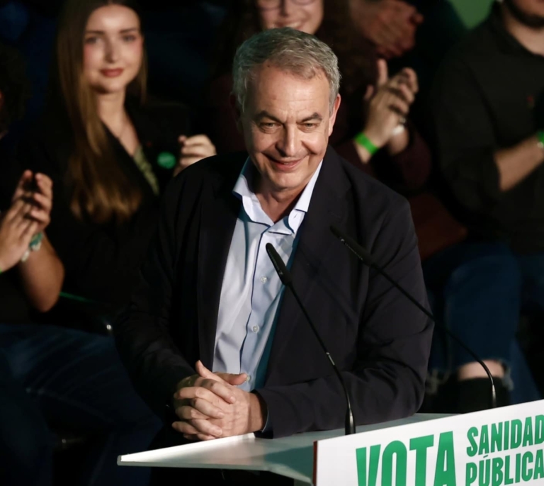 El PSOE busca una explicación: "Zapatero puede ser negligente o descuidado, pero no delincuente"