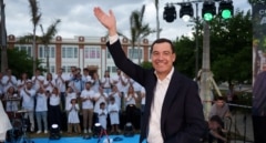 Moreno pide una victoria con "matrícula de honor" y Sánchez exige "coherencia" a sus votantes en el cierre de campaña de las andaluzas