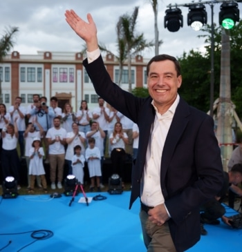 Moreno pide una victoria con "matrícula de honor" y Sánchez exige "coherencia" [...]