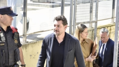 Las contradicciones, la mala relación con su padre y las marcas en el terreno estrechan el cerco sobre Jonathan Andic