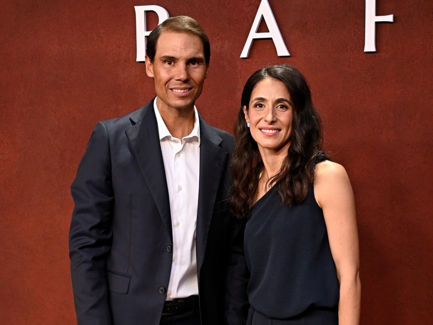 Rafa Nadal y su mujer, Mery Perelló, durante la premiere de ‘RAFA'