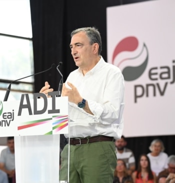 Aitor Esteban advierte ahora a Sánchez que sería "irresponsable" que siguiera "más [...]