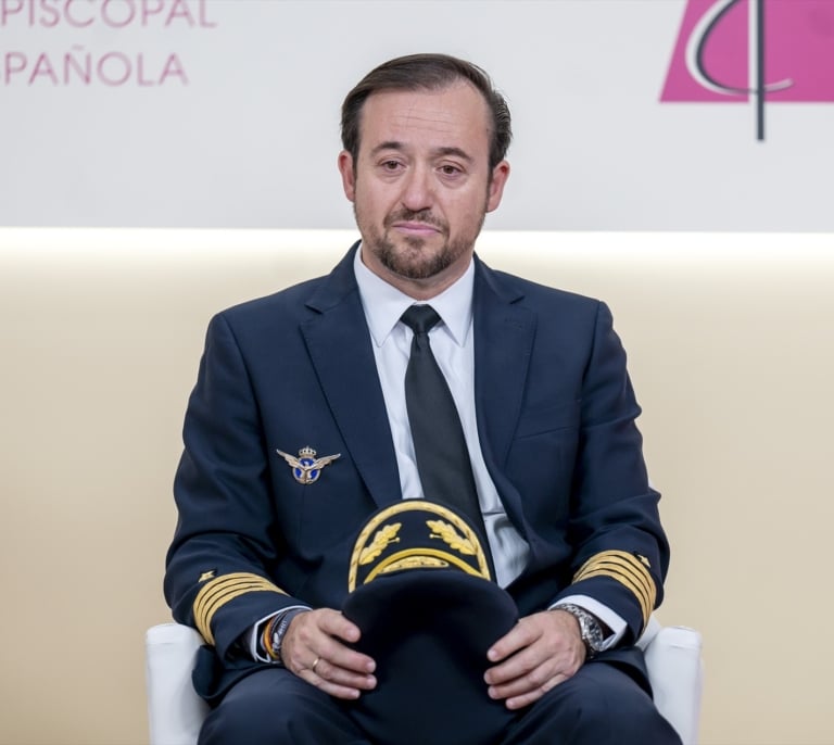 El piloto que quiere que el Papa vea la Sagrada Familia desde su avión: "Es el vuelo más especial de mi carrera"