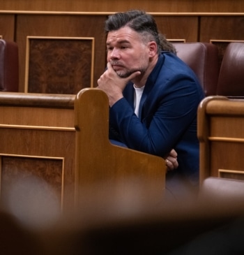 El PSOE y sus socios respaldan la reforma que facilita la formación [...]