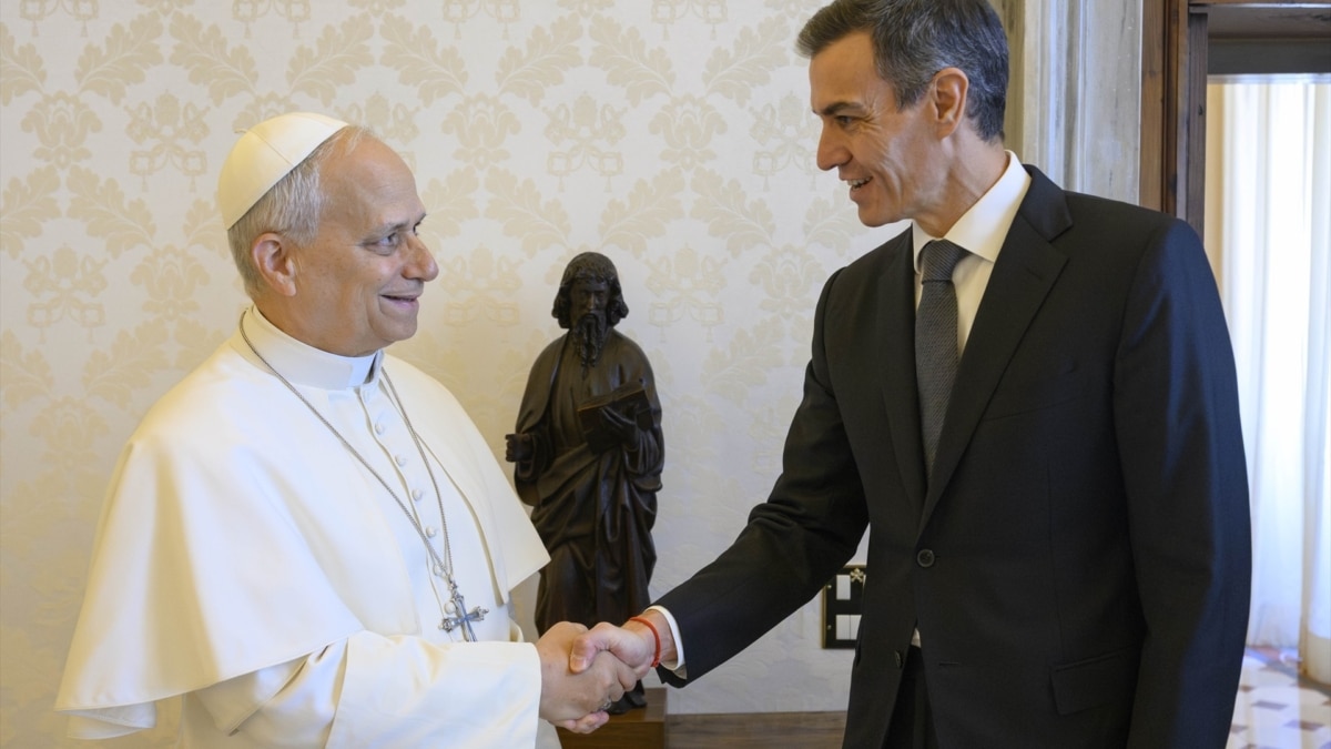El presidente del Gobierno, Pedro Sánchez, en su encuentro con el papa León XIV