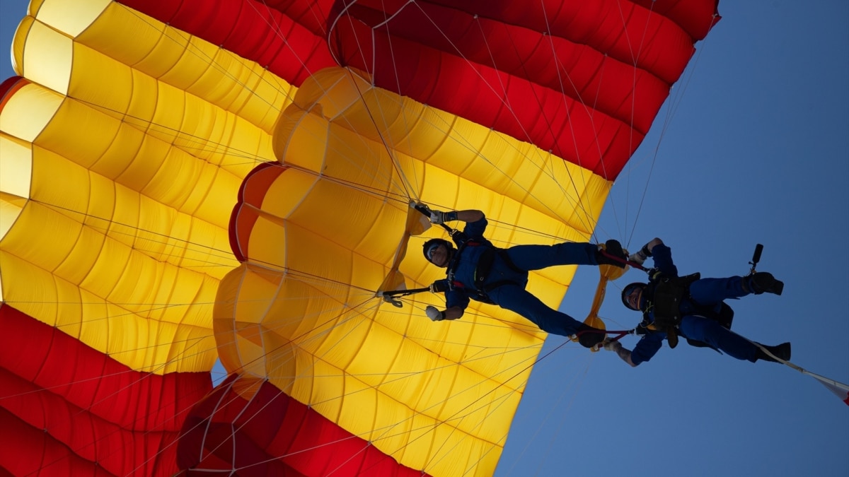 Exhibición dinámica con motivo del Día de las Fuerzas Armadas