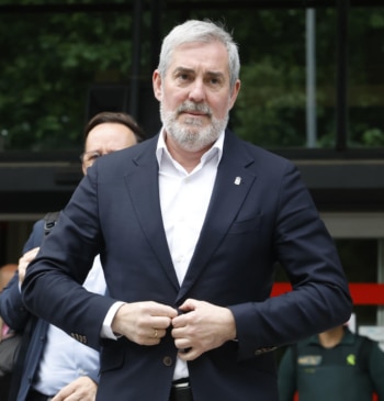 Sánchez y Clavijo acuerdan “seguir colaborando y coordinándose” para gestionar el crucero [...]