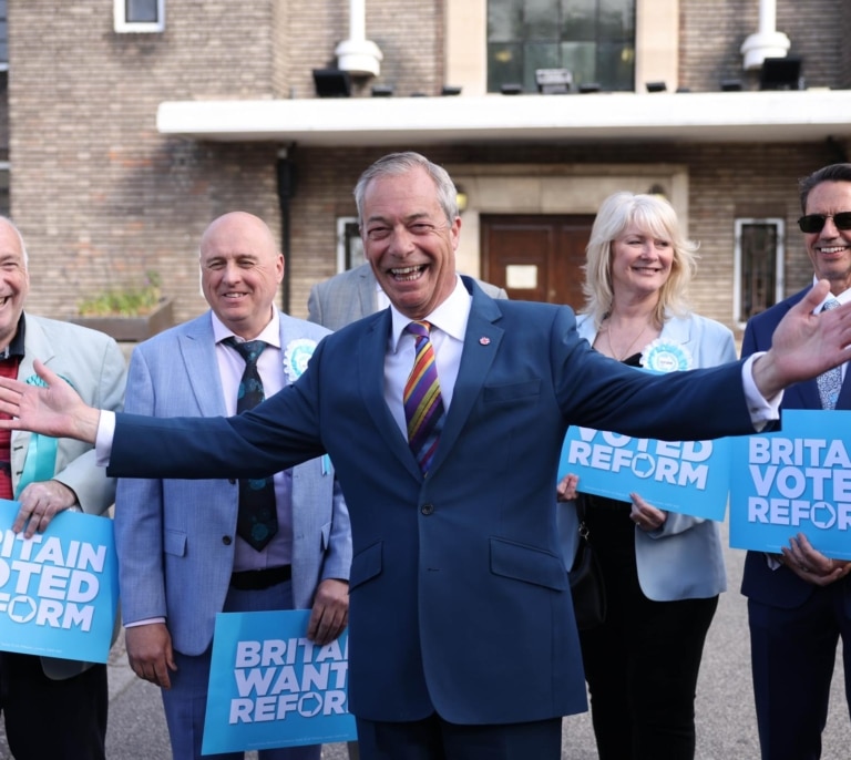 Nigel Farage triunfa en las locales inglesas y los laboristas se hunden también en Gales y Escocia