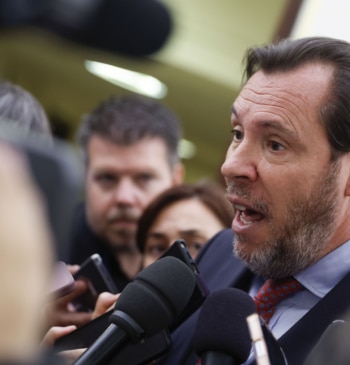 El Gobierno estalla tras el 'caso Leire' y denuncia una operación de [...]