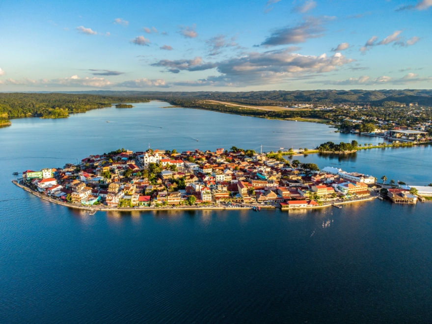 Isla de Flores, Guatemala. Emplazamiento de la antigua Tayasal.