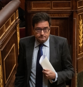 El Supremo abre la puerta a una indemnización extra para los interinos [...]