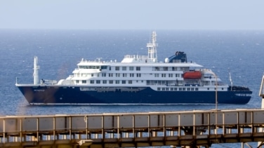 Sanidad esperará a conocer el nivel de riesgo de los contactos en el crucero con hantavirus antes de decidir si recala en Canarias