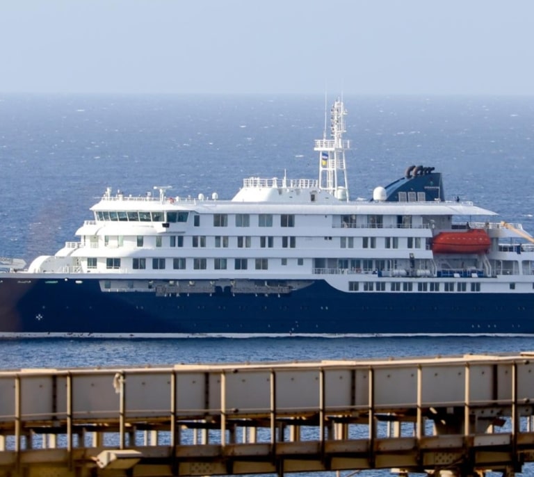 Sanidad esperará a conocer el nivel de riesgo de los contactos en el crucero con hantavirus antes de decidir si recala en Canarias