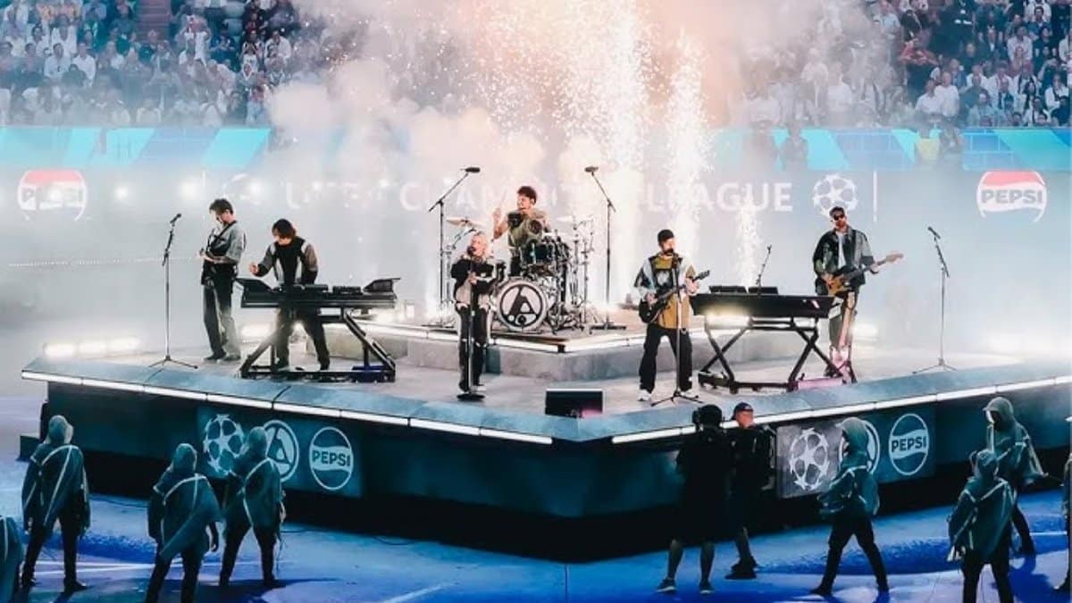 Imagen de Linkin Park en la actuación de la final de la UCL en 2025