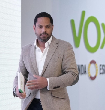Vox enfría el deseo de Juanma Moreno de gobernar en solitario: "Tenemos [...]