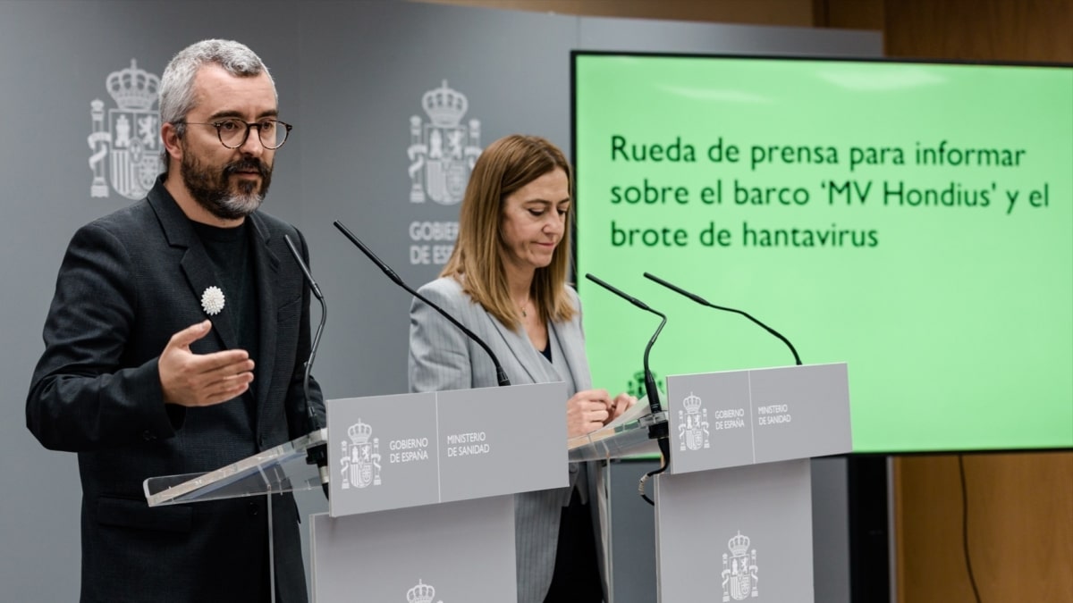 El secretario de Estado de Sanidad, Javier Padilla, y la secretaria general de Protección Civil y Emergencias, Virginia Barcones.