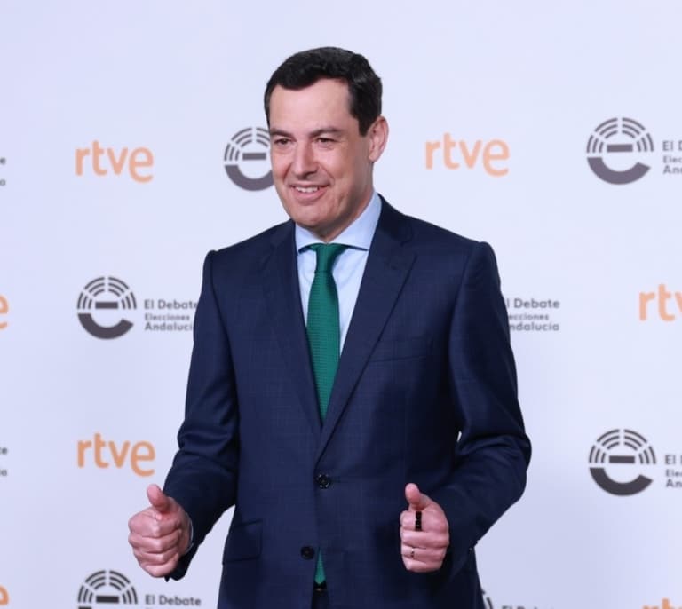 Juanma Moreno roza la mayoría absoluta en Andalucía según Centra