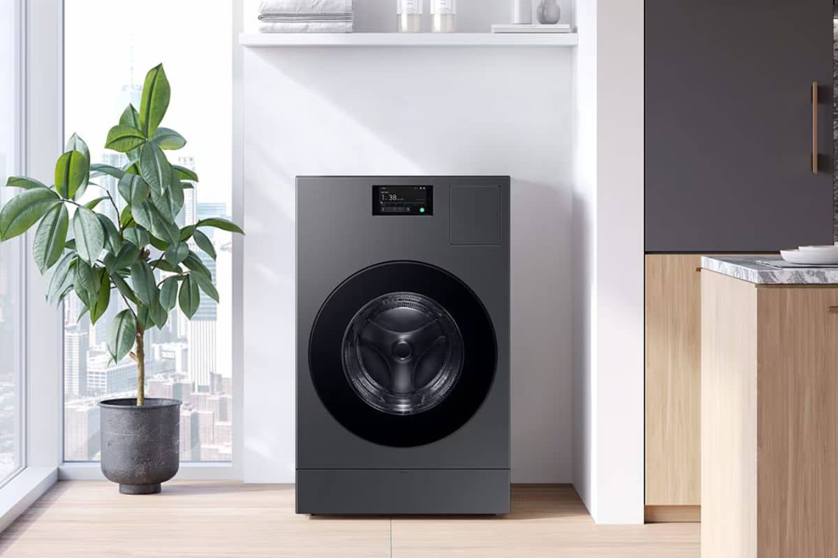 Hacer la colada este verano sale más barato con esta lavadora secadora inteligente de Samsung (con 150€ de reembolso)