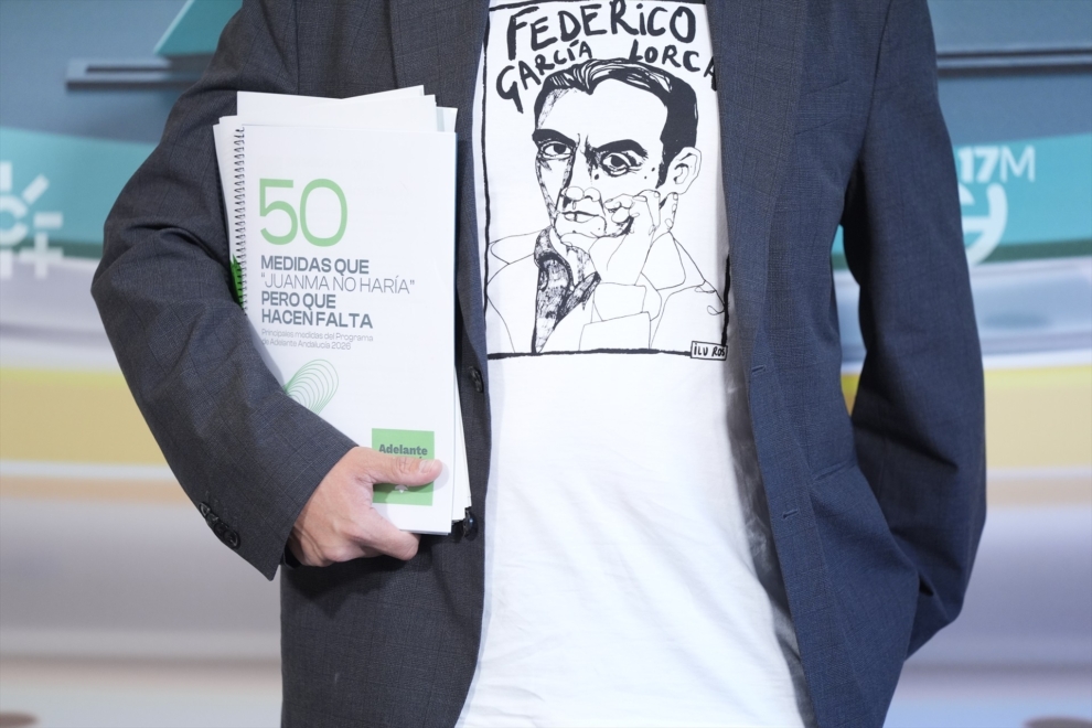 Camiseta de José Ignacio García, candidato de Adelante Andalucía a la Junta, durante el debate electoral de Canal Sur