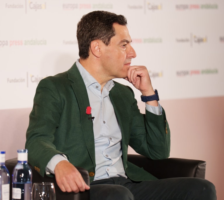 Por qué quiere intervenir Génova en las negociaciones de Juanma Moreno con Vox