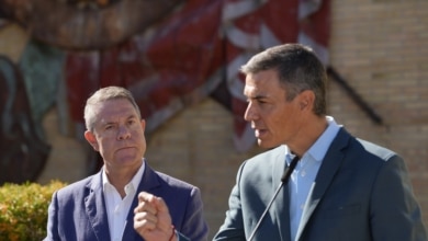 Page frente a Sánchez: entre el miedo a la "extinción" del PSOE y a un 'superdomingo' que arrastre a los suyos