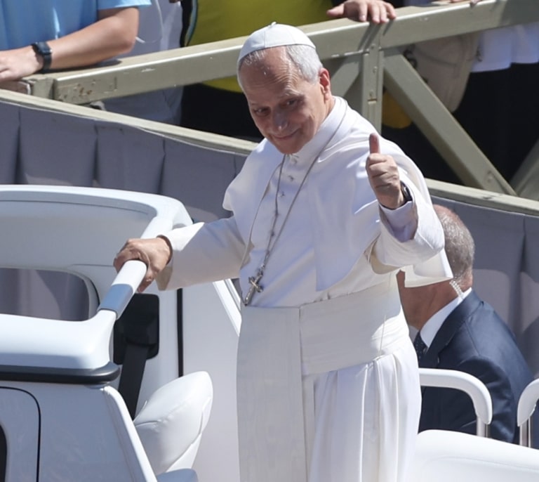 Ayuso entregará la Medalla Internacional de la Comunidad de Madrid al papa León XIV el próximo lunes en el Vaticano