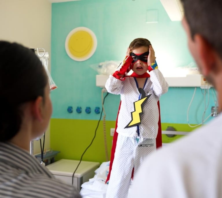 La Fundación Pequeño Deseo llevará superpoderes a una veintena de hospitales de toda España por el Día del Niño Hospitalizado