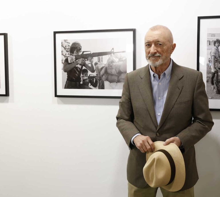 Pérez-Reverte, el reportero canalla que se quedó sin público al que contar la verdad